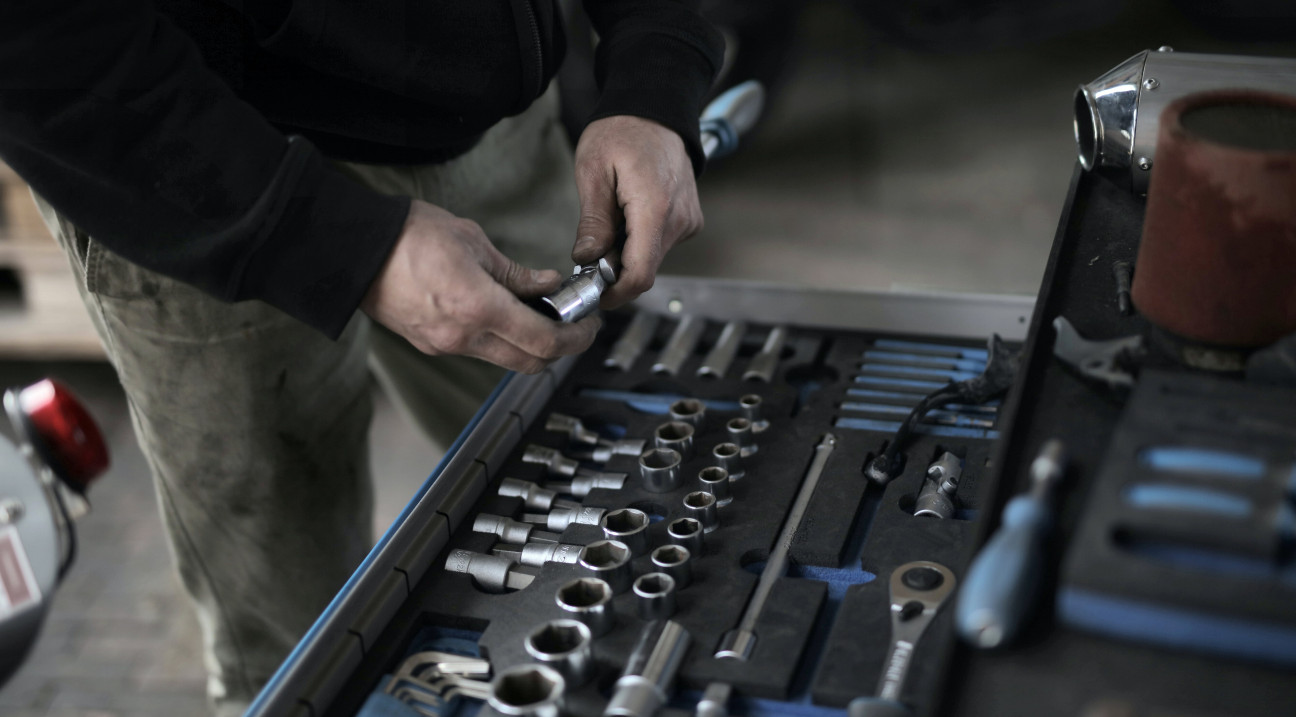 Mastering the Art of Selection: A Simple Guide to Quality Tools, Outdoor Gear, and Garage Essentials